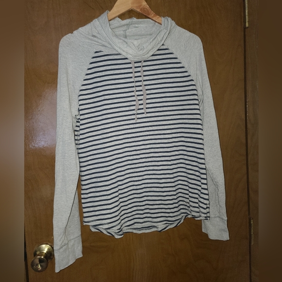Carhartt Tops - Carhartt Long sleeve hooded tee size m